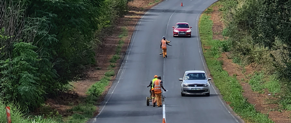 Cats eyes road studs